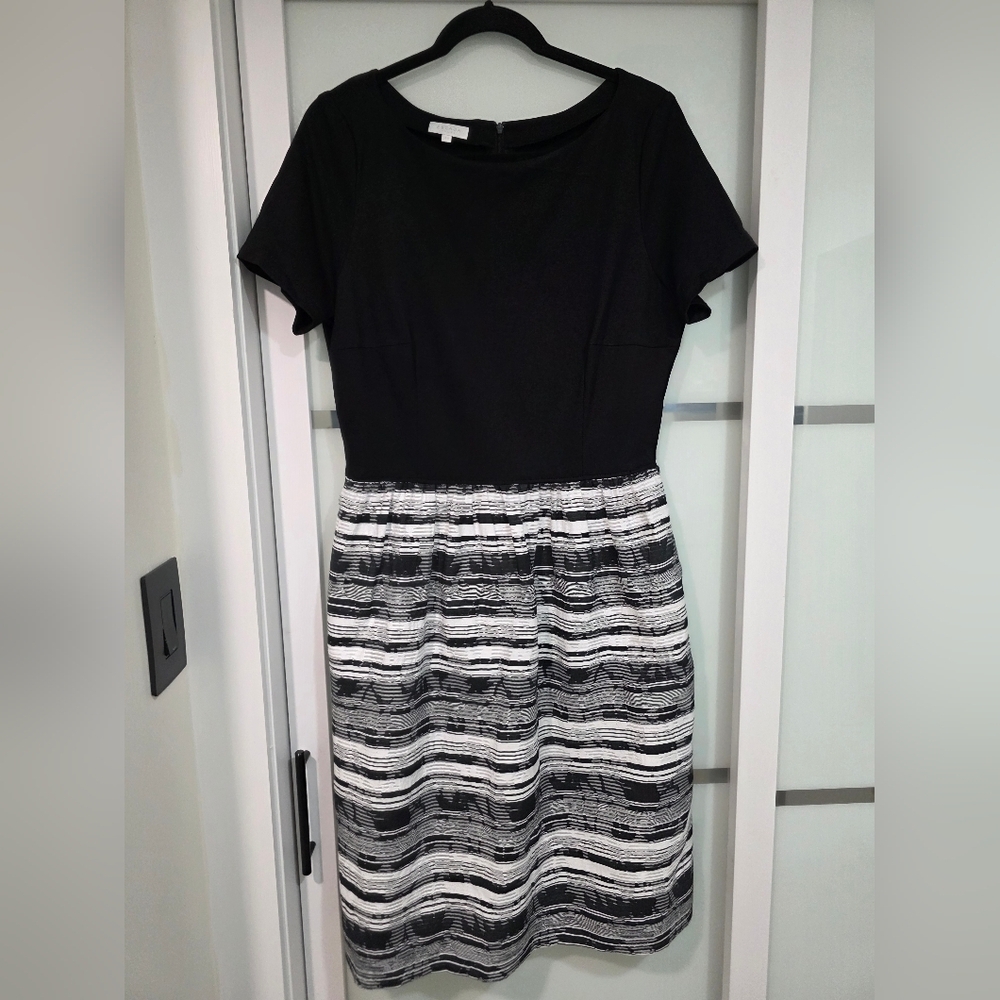 ESCADA Sport Black & White Pocket Dress – Size 40 (EU) - Picture 2 of 16